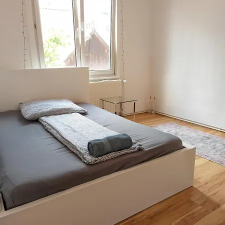 3 Bed Flat - Sleeps 6 - Pets - Parking - Wifi *