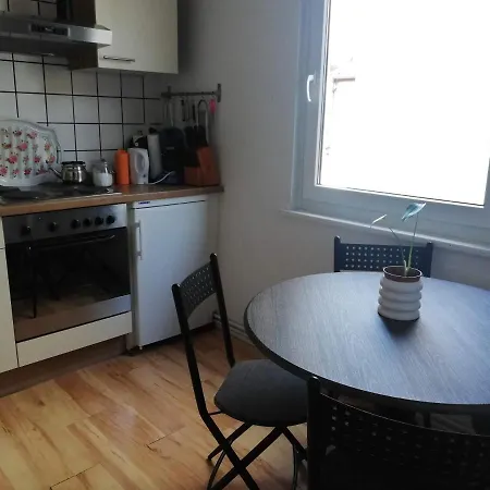 3 Bed Flat - Sleeps 6 - Pets - Parking - Wifi * וילינגן-שוונינגן