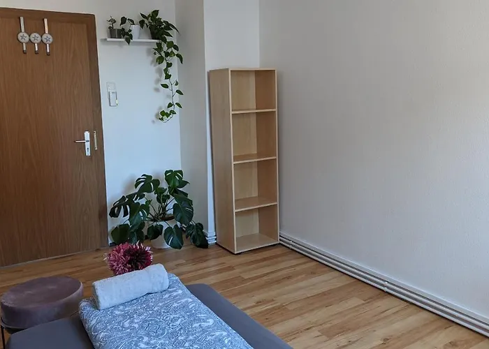 شقة 3 Bed Flat - Sleeps 6 - Pets - Parking - Wifi