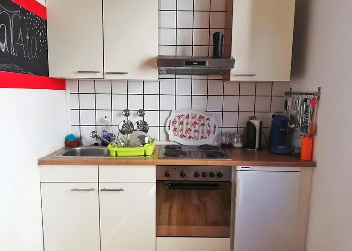 3 Bed Flat - Sleeps 6 - Pets - Parking - Wifi *