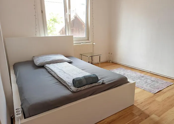 3 Bed Flat - Sleeps 6 - Pets - Parking - Wifi *